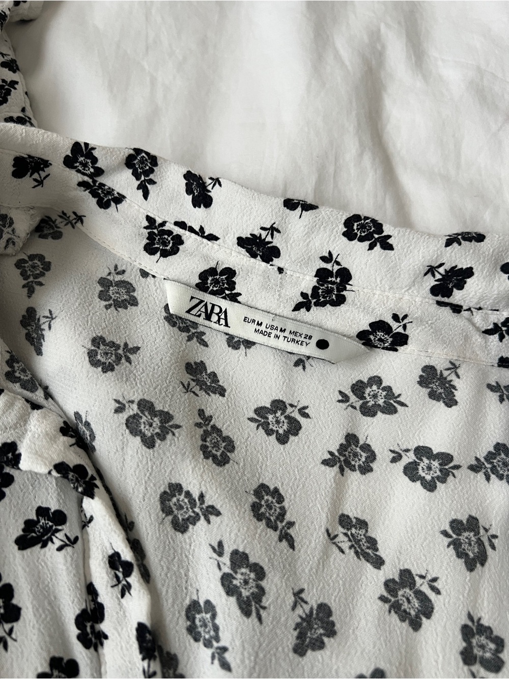 Zara White & Black Floral Midi Shirt Dress | Cottagecore | Fall Transition | M - Picture 9 of 9